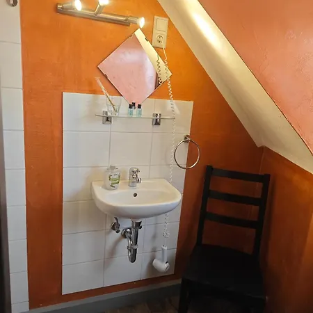 Monteurzimmer Mit Badezimmer Und Wc Alleine Und Gemeinschaftskueche Apartmán Eschweiler
