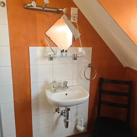 Apartmán Monteurzimmer Mit Badezimmer Und Wc Alleine Und Gemeinschaftskueche *