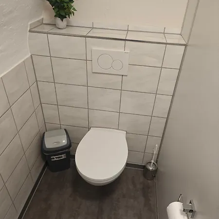 Apartmán Monteurzimmer Mit Badezimmer Und Wc Alleine Und Gemeinschaftskueche Eschweiler