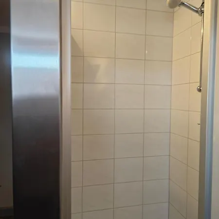 Apartmán Monteurzimmer Mit Badezimmer Und Wc Alleine Und Gemeinschaftskueche *