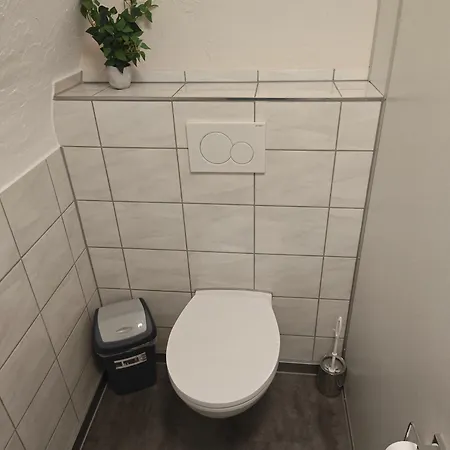 Monteurzimmer Mit Badezimmer Und Wc Alleine Und Gemeinschaftskueche Daire Eschweiler