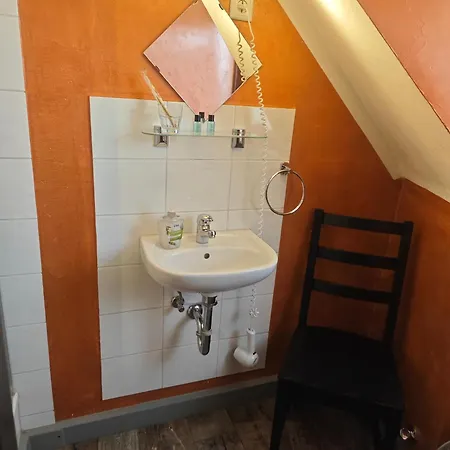 Monteurzimmer Mit Badezimmer Und Wc Alleine Und Gemeinschaftskueche