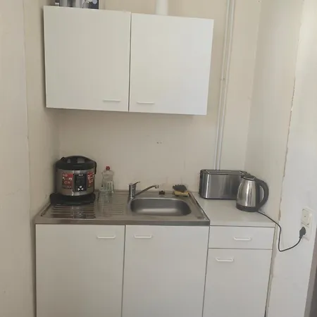 Monteurzimmer Mit Badezimmer Und Wc Alleine Und Gemeinschaftskueche * Eschweiler