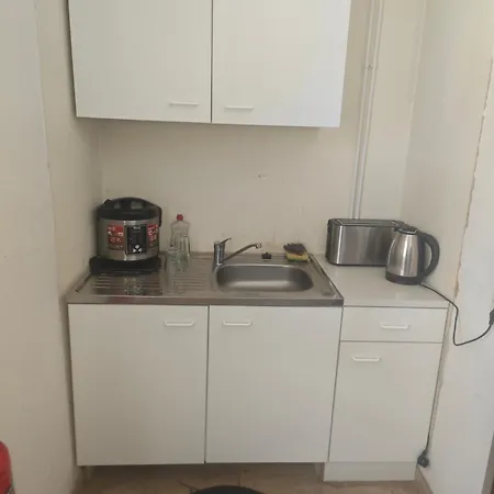 Daire Monteurzimmer Mit Badezimmer Und Wc Alleine Und Gemeinschaftskueche *