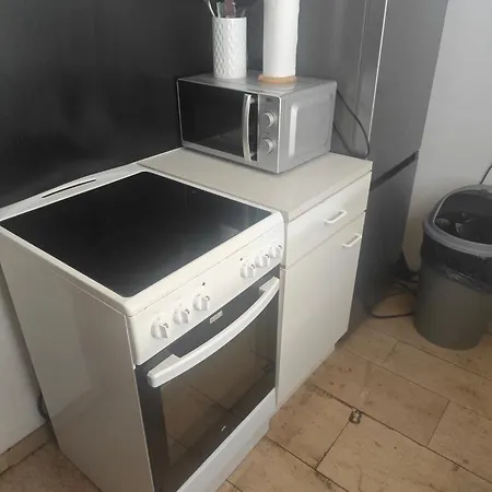 Monteurzimmer Mit Badezimmer Und Wc Alleine Und Gemeinschaftskueche Apartmán